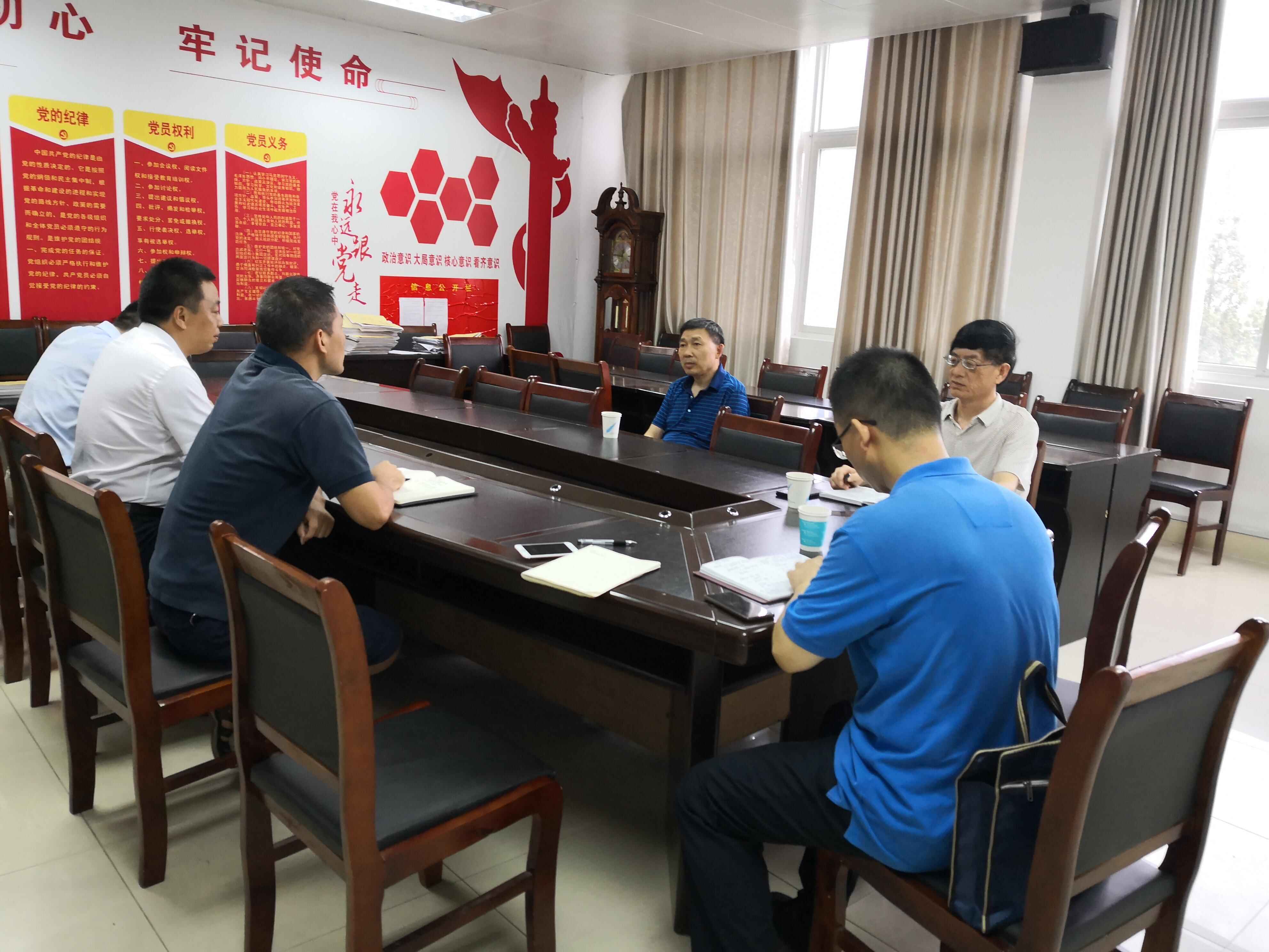 副董事长王文臣到bw必威检查新学期教学工作.jpg